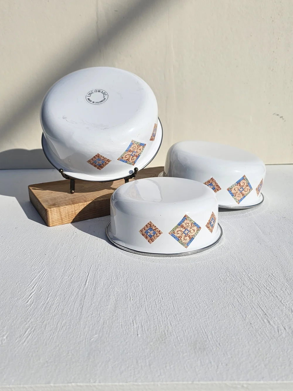 White Enamel Nesting Bowls with Decorative Tile Motif - Set of 3